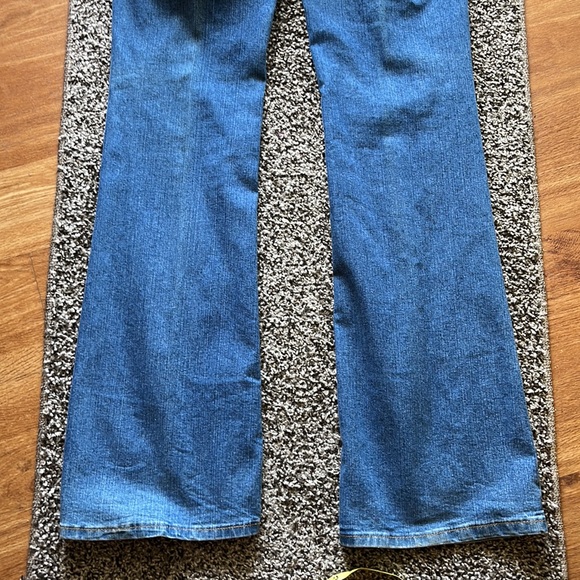 2B Bebe flare jeans - Picture 5 of 6